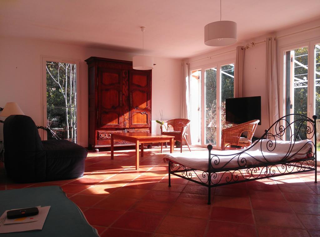 Entre Nimes Et Arles Villa Bellegarde  Luaran gambar