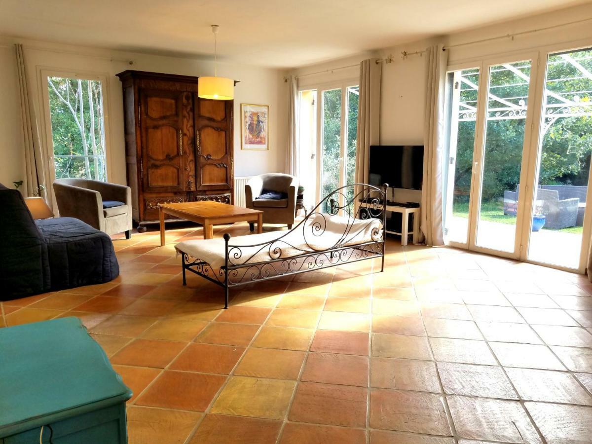 Entre Nimes Et Arles Villa Bellegarde  Luaran gambar